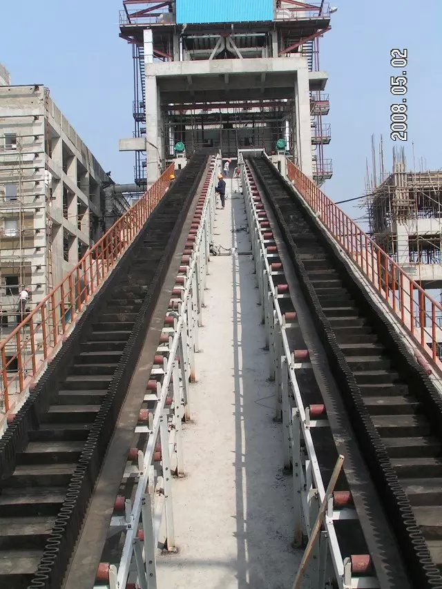 日照礦用大傾角輸送機